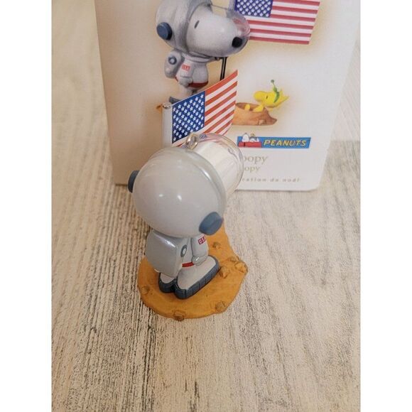 Hallmark's Spaceman Snoopy 2007 ornament Xmas Woodstock - Picture 3 of 6